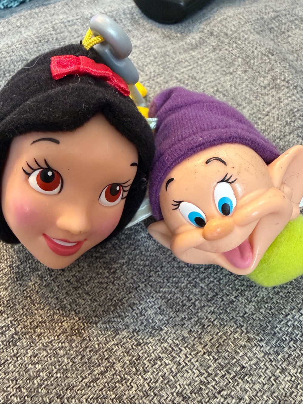 Disney Snow White & Dopey Plush Head Keychains - backpack clip Ons VGUC